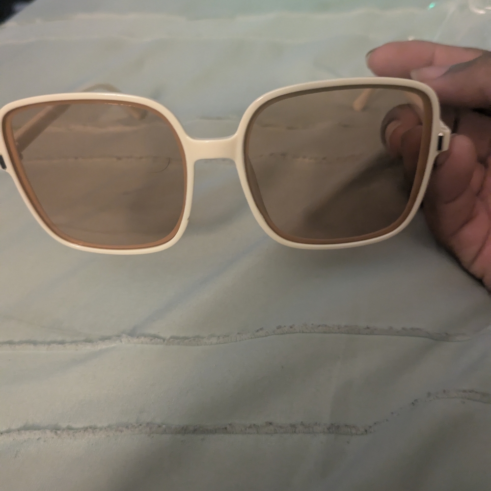 Cream Oversized Square Sunglasses with Modern Design